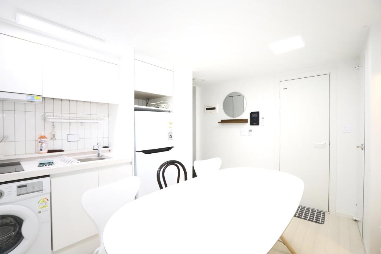 סיאול Apartment J Garden Myeongdong Station מראה חיצוני תמונה