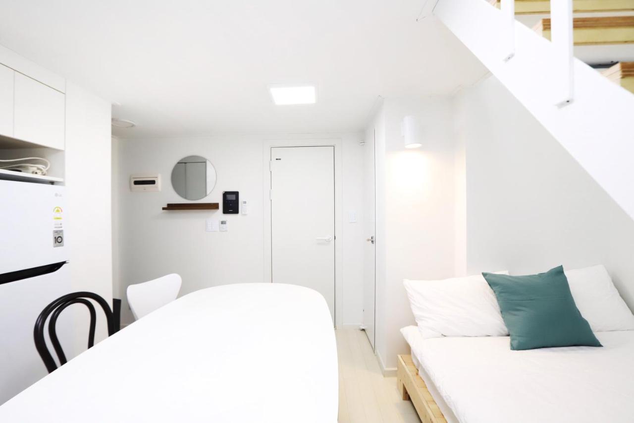 סיאול Apartment J Garden Myeongdong Station מראה חיצוני תמונה